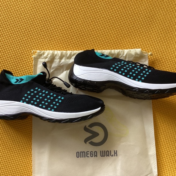 Omega Walk Sneakers - Picture 2 of 7